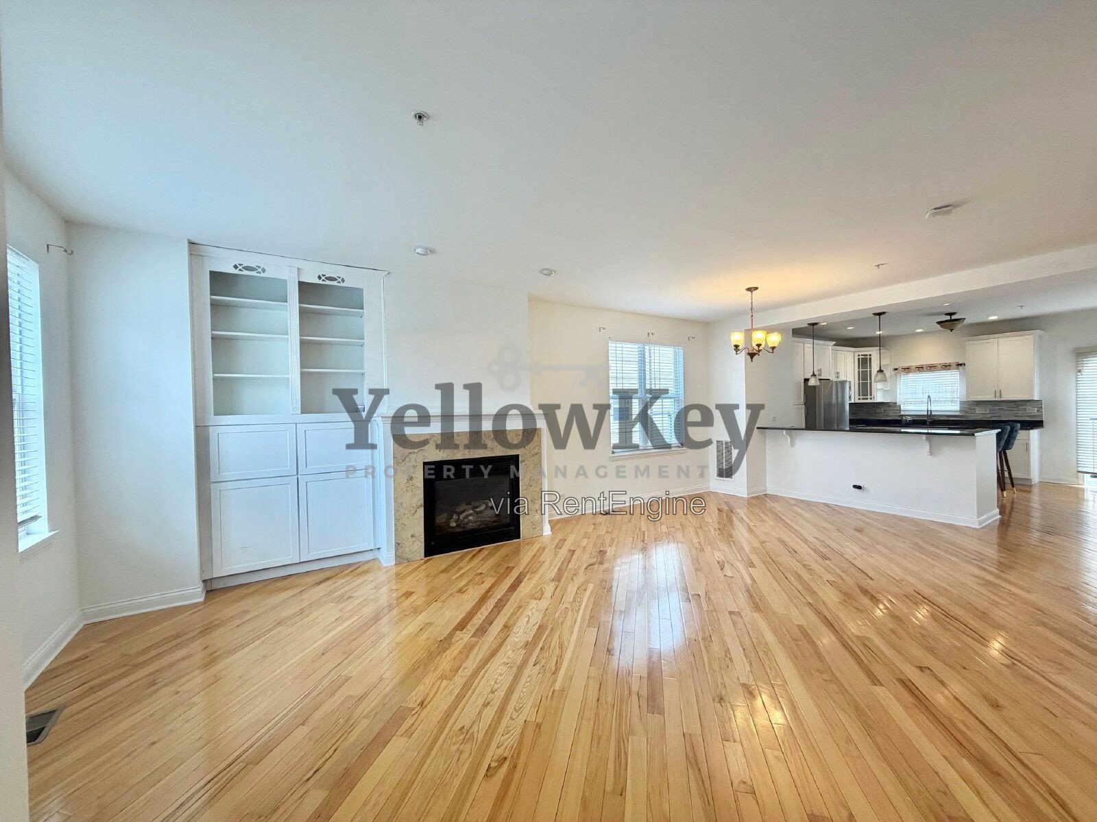 Spacious 3 Story Townhome Conveniently Located in Villa Park. property image