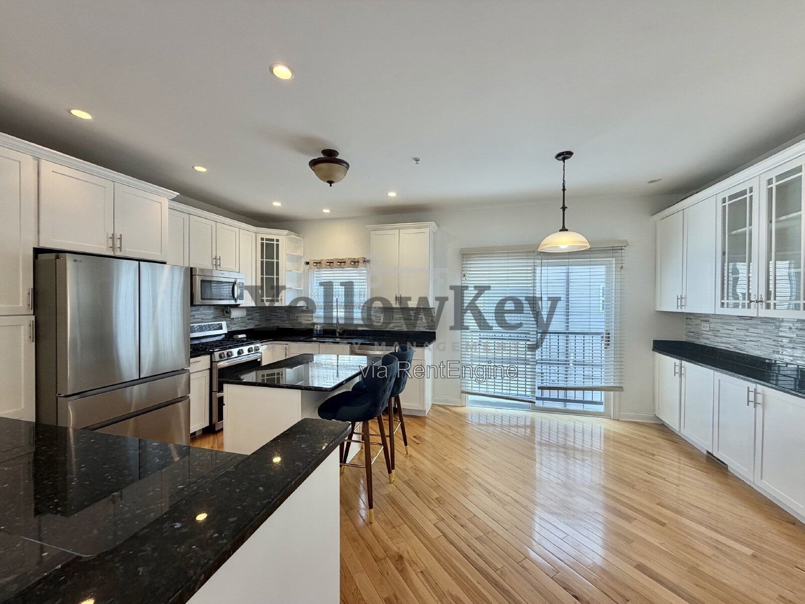 Spacious 3 Story Townhome Conveniently Located in Villa Park. property image