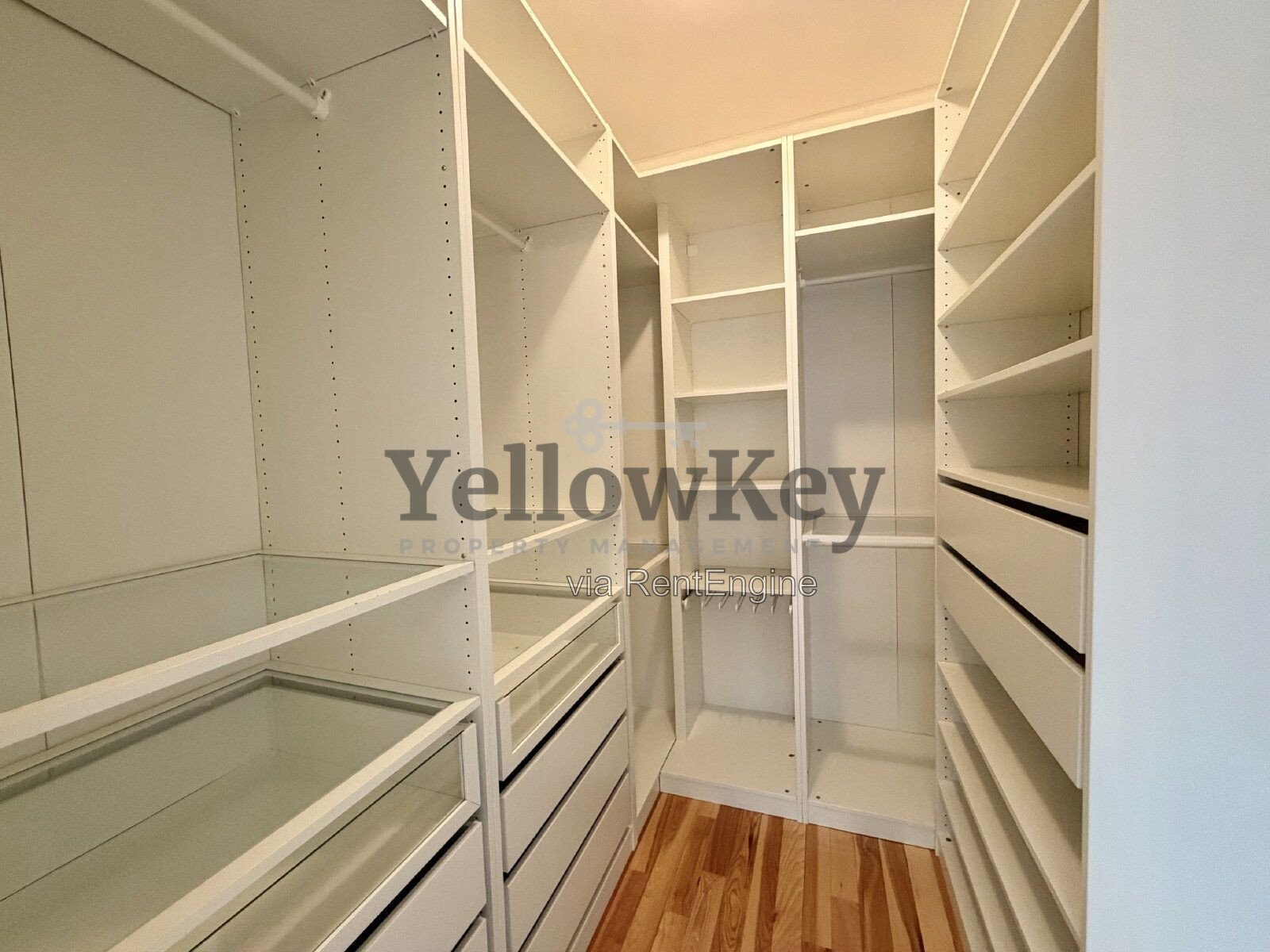 Spacious 3 Story Townhome Conveniently Located in Villa Park. property image
