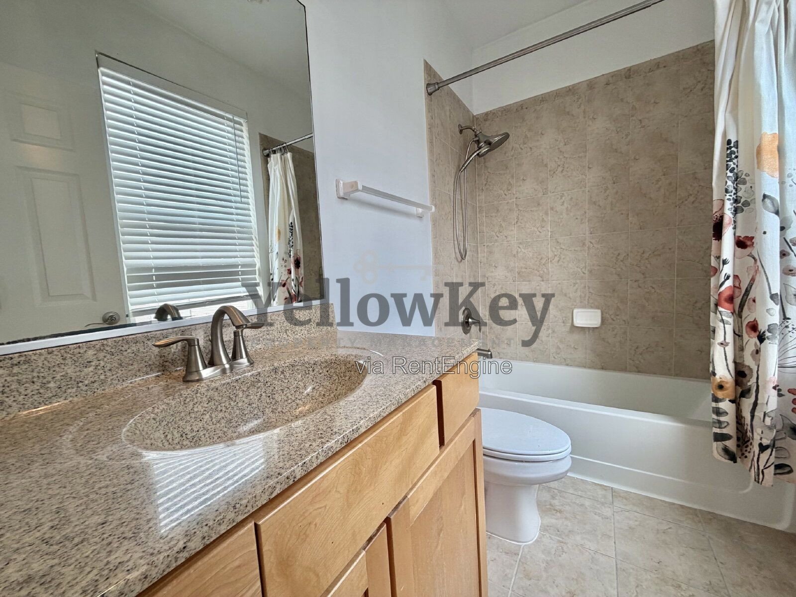 Spacious 3 Story Townhome Conveniently Located in Villa Park. property image