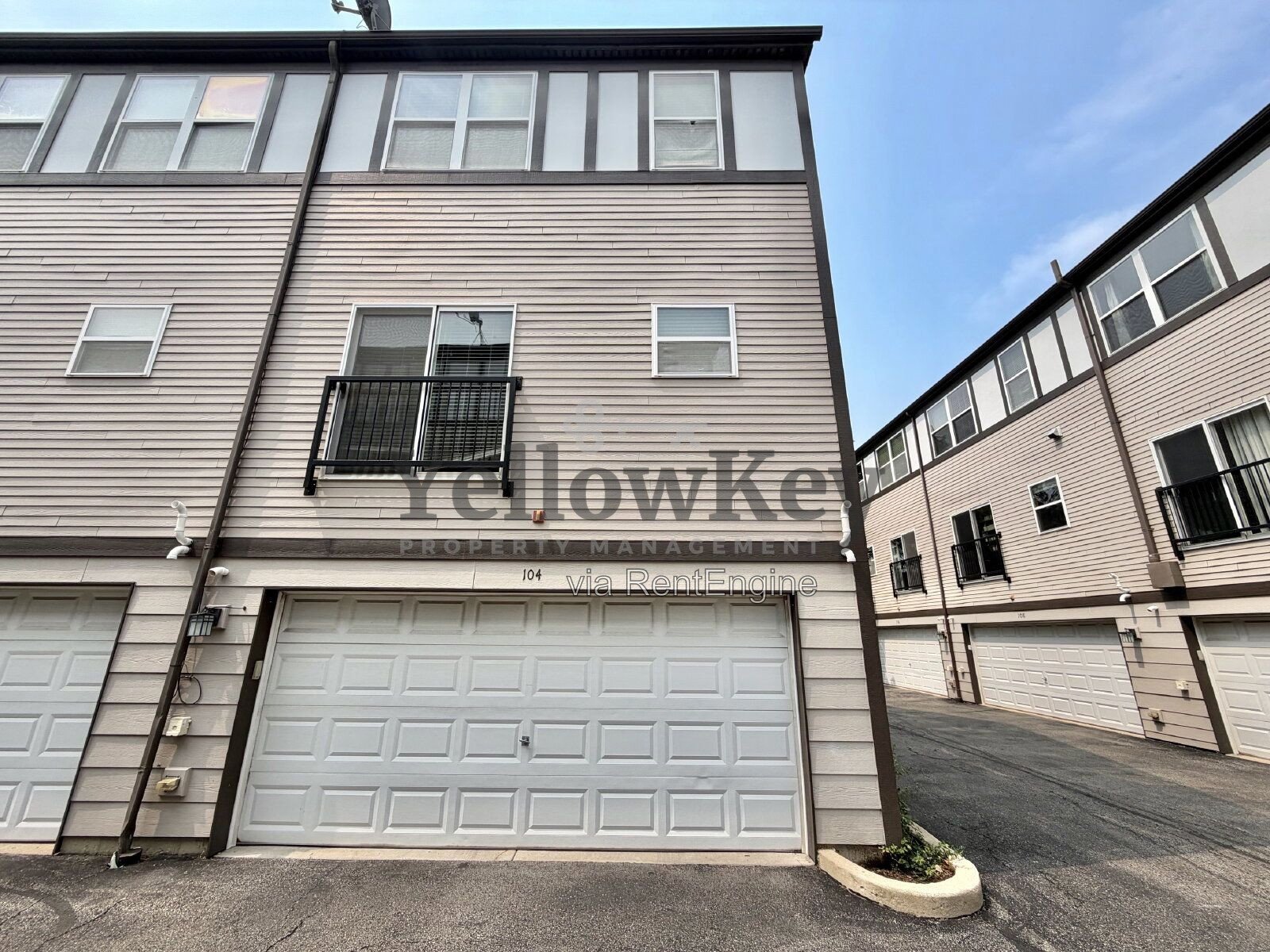 Spacious 3 Story Townhome Conveniently Located in Villa Park. property image