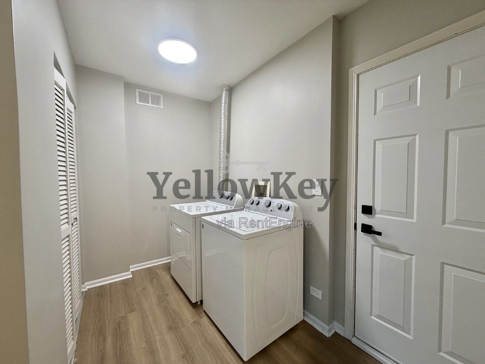 Clean and Updated 3 Bed 2.5 Bath Townhome in an excellent neighborhood. property image