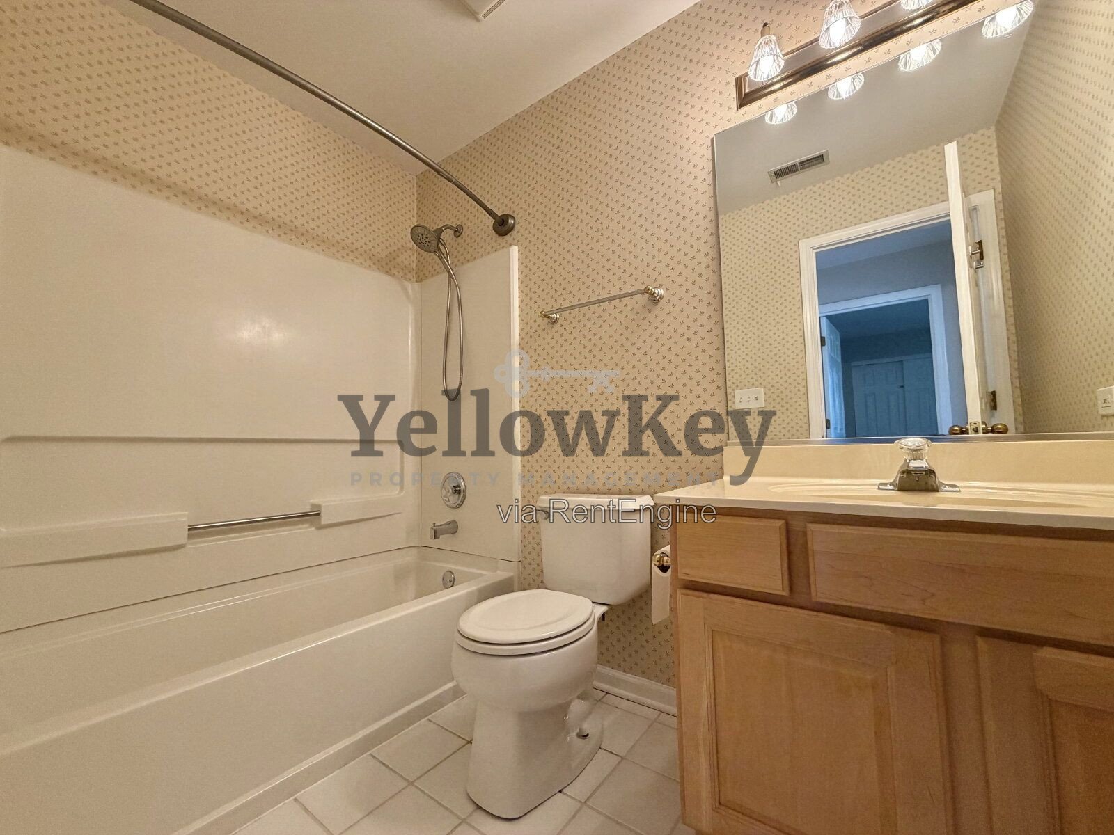 Desirable 3bd 3.5ba Hidden Lakes Townhome in Green Trails. property image
