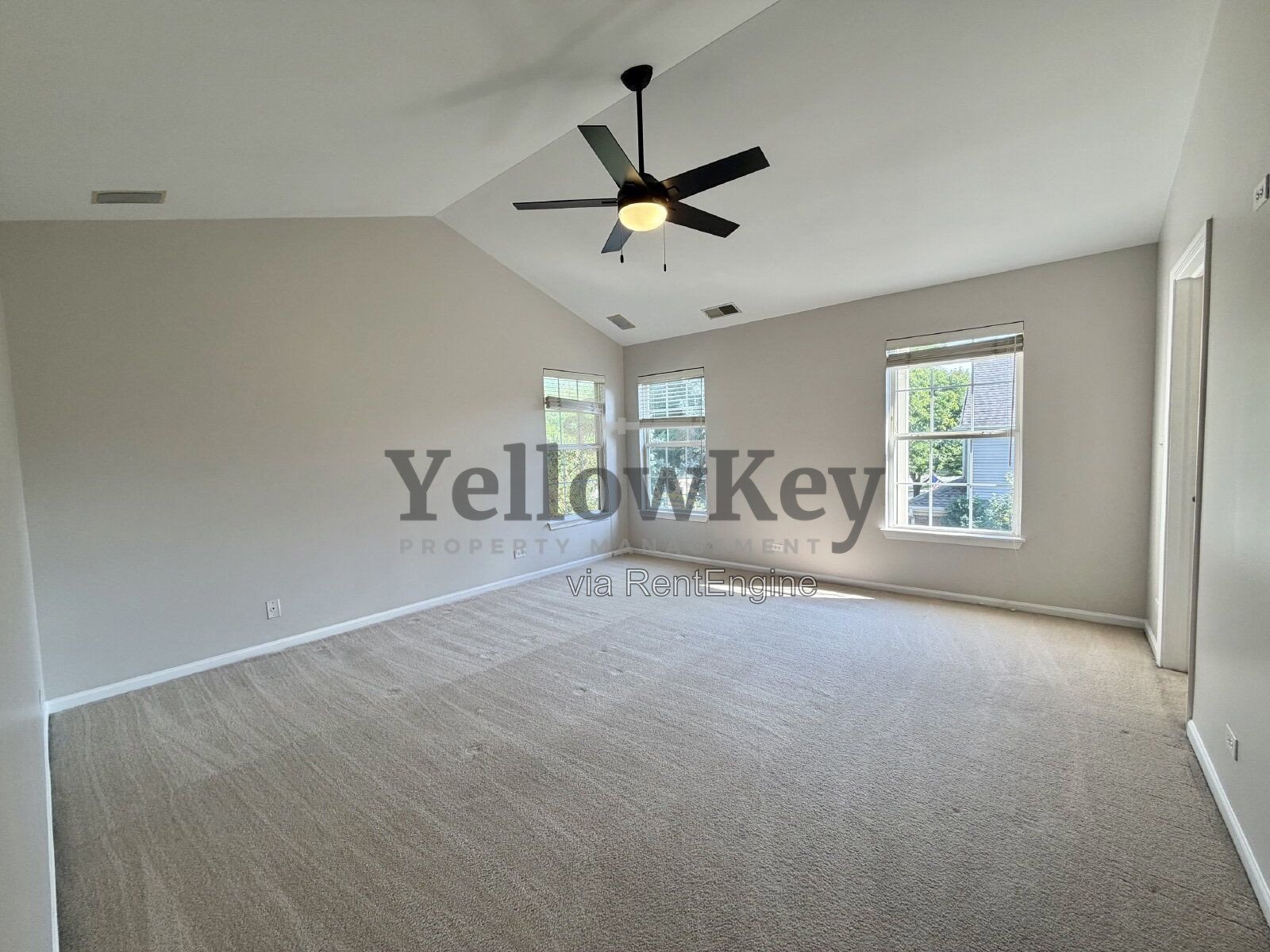 Desirable 3bd 3.5ba Hidden Lakes Townhome in Green Trails. property image